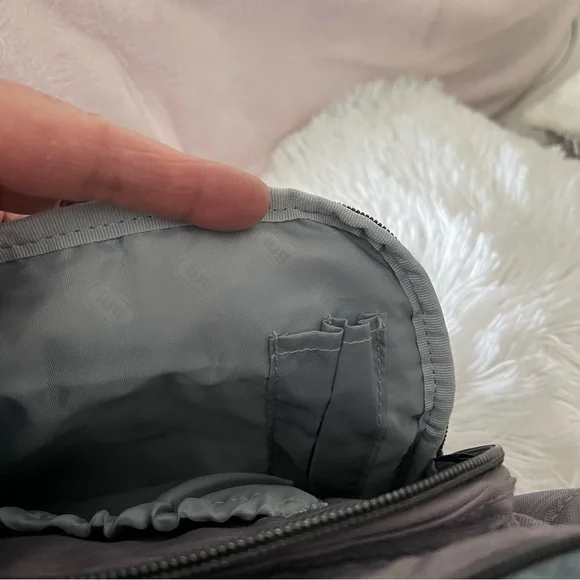 Lug Crossbody Bag sidekick - Picture 7 of 12